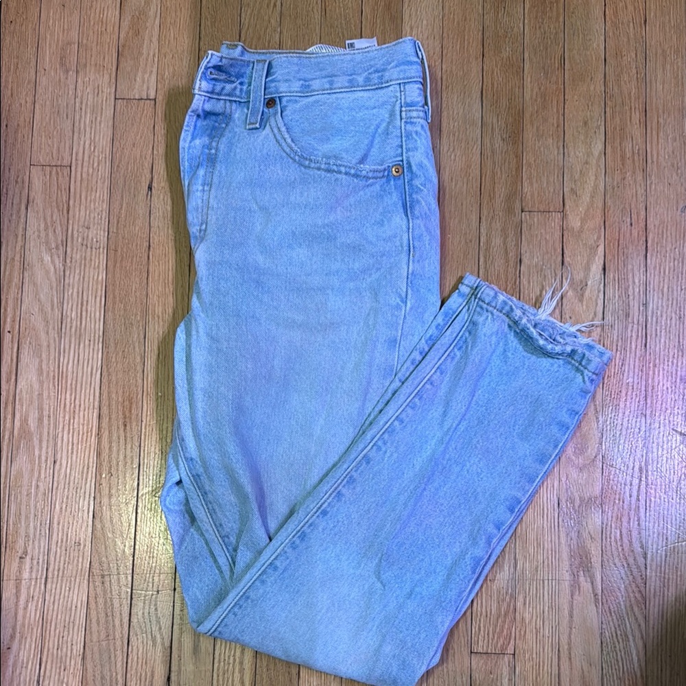 Women’s Levi 501 Jeans